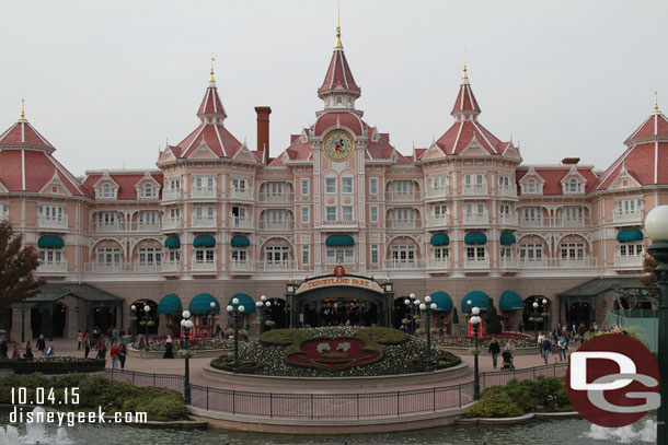 I returned to Disneyland Park to meet the rest of my group then we were to head to the Disneyland Hotel to look around.