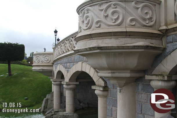 The lower walkway to the Dragon was open so took that route.