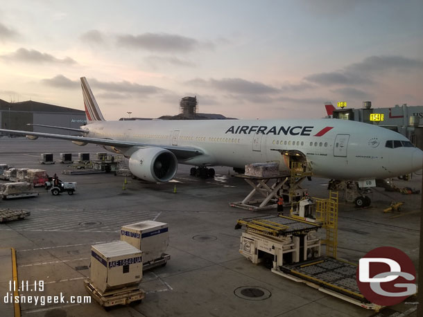 Our plane was at the gate and ready for boarding when we arrived just after 5pm.