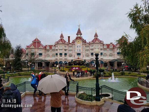 It was still drizzling as we arrived at Disneyland Park.