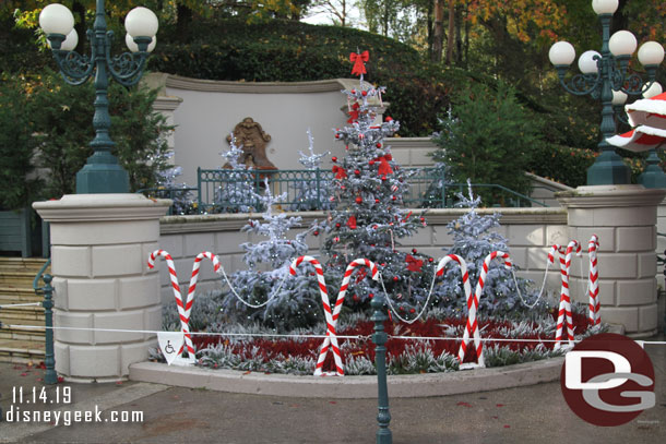 Christmas photo op at the end of Main Street