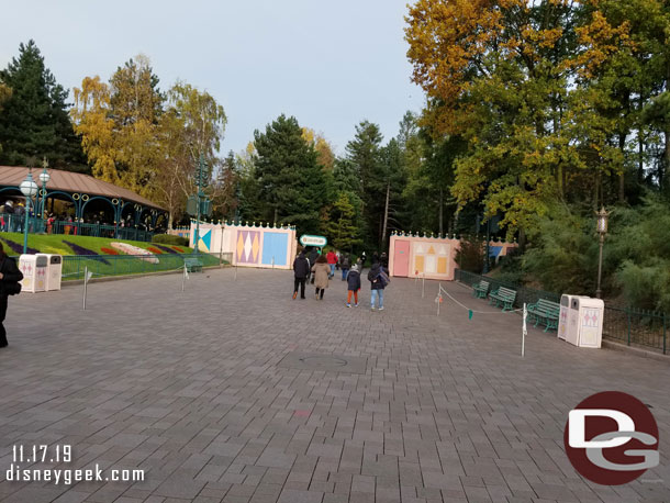 The shortcut to Discoveryland from Fantasyland was open.
