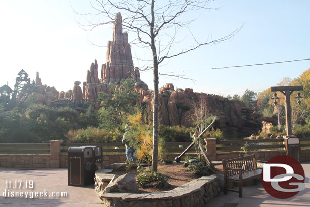 Looking around Frontierland while I waited for the Molly Brown to return.