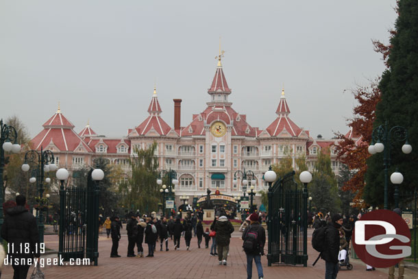 To my right as I walked was Disneyland Park beyond the Disneyland Hotel.