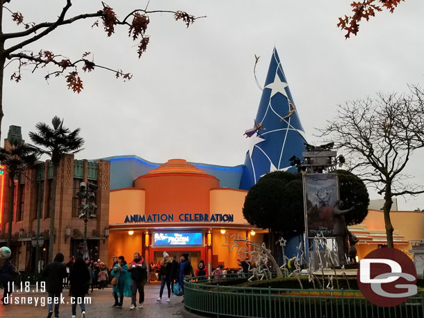 I went inside to warm up for a while then headed out to the Production Courtyard for Surprise Mickey at 5:45pm for the 6:00pm Surprise Mickey Christmas Special.