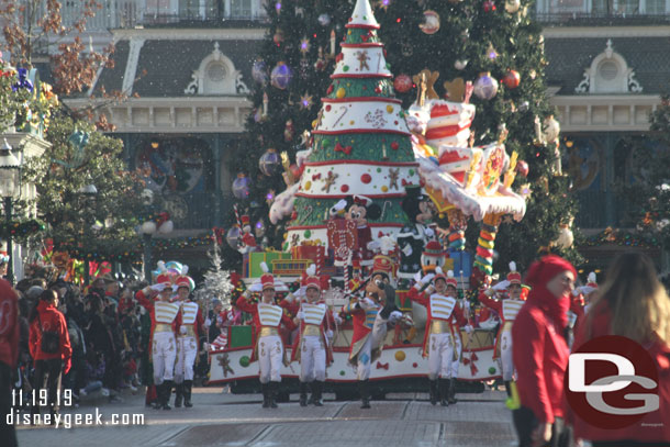 Goofy leading the way up Main Street USA