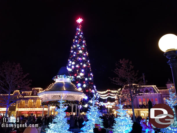 One last look at Town Square before exiting the park.