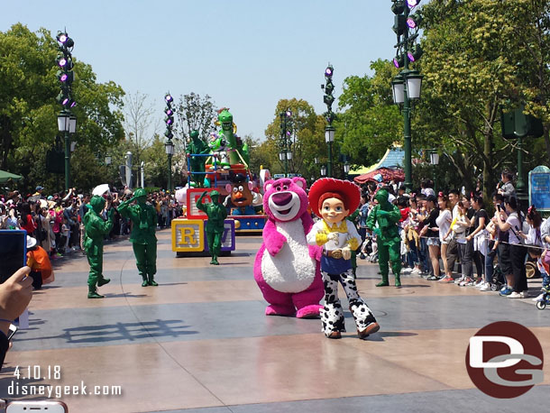 Jessie and Lotso leading the way.