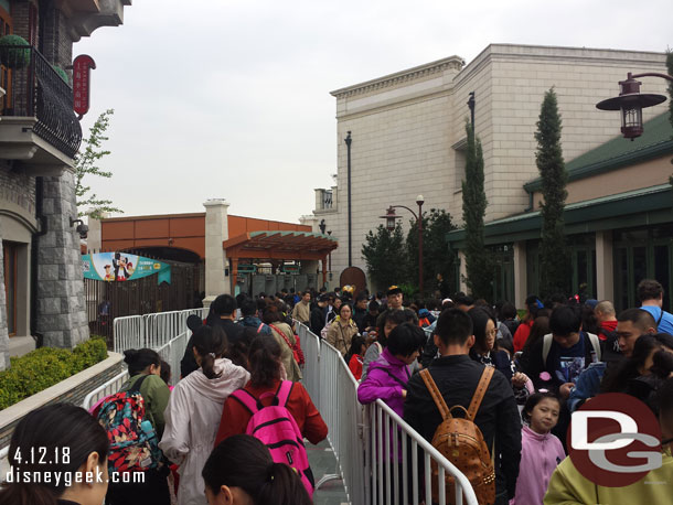 Arrived at the Disneytown entrance to the park which was open only for Hotel guests 10 minutes before park opening and this line greeted me.