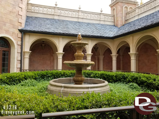 A nice little courtyard atop the castle.