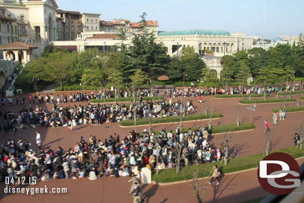 The line for Tokyo DisneySea on the other side (there are two sets of entrance lines for the park)