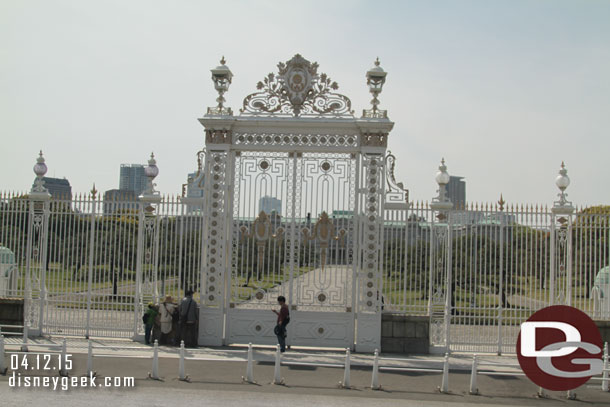 Passing by the Akasaka palace  (this is the state guest house).