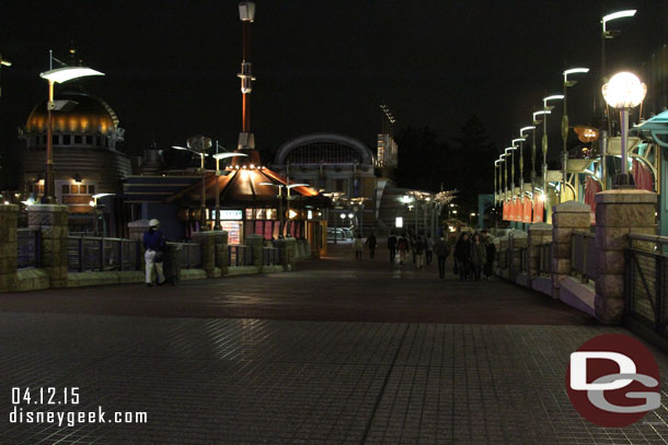 Port Discovery was fairly quiet this cool evening.