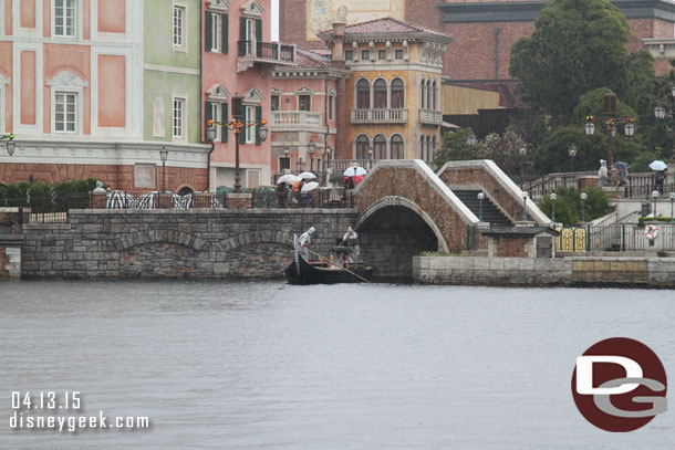 If you were curious they do run the Venetian Gondolas in the rain.