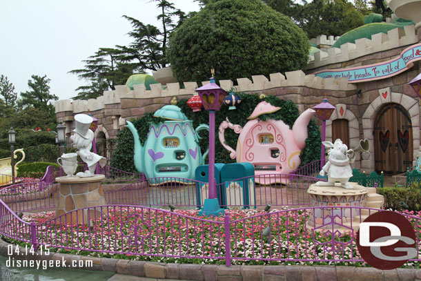 Large tea pot vending machines