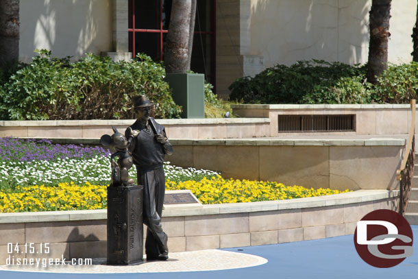 Walt and Mickey in the entrance plaza