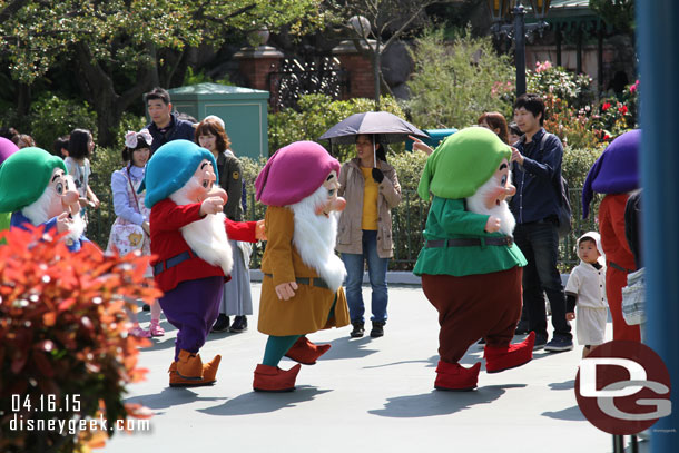 While waiting spotted the 7 Dwarfs marching along.