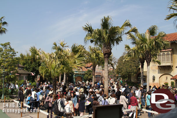 The Jungle Cruise line below