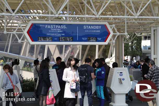 Space Mountain FastPass and standby times.