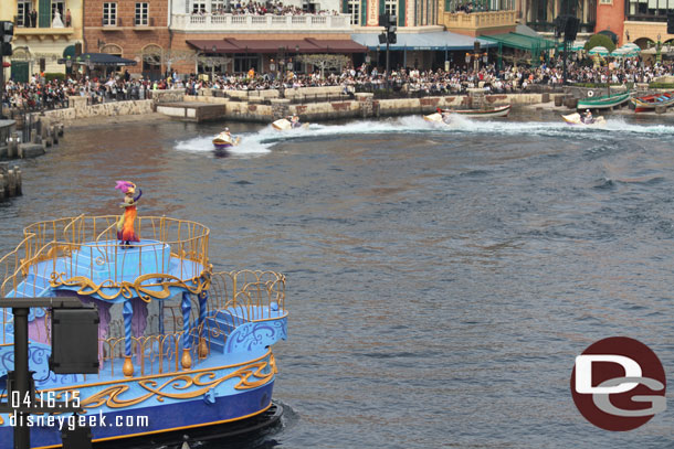 From this vantage point you could see the boats and harbor but not the stages or details.