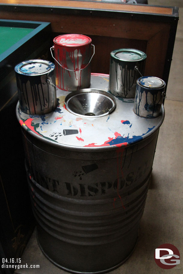 A trash can for liquids