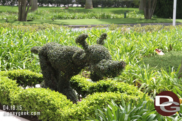 A Pluto topiary