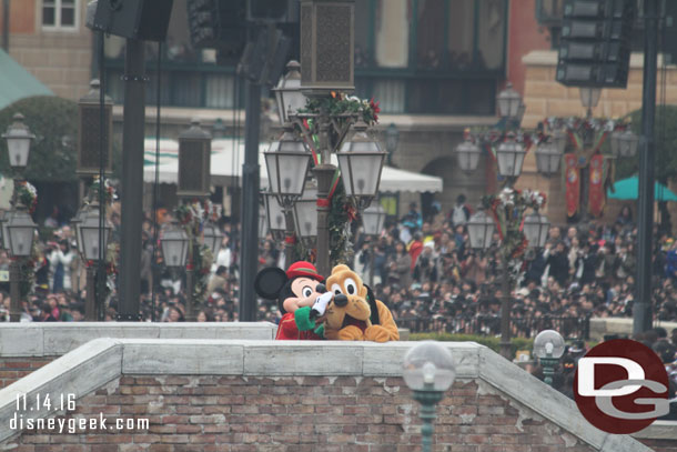 Mickey and Pluto making their way to the Lido Isle Stage