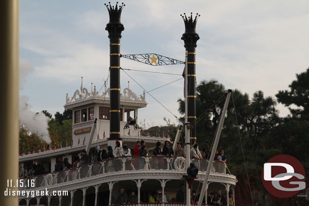 The Mark Twain arriving.