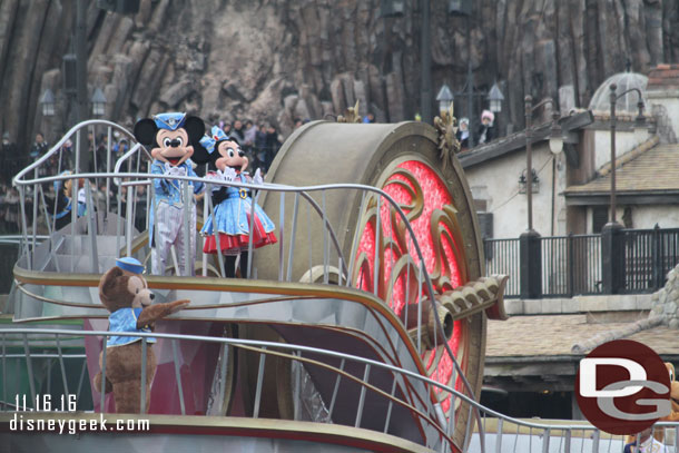 Mickey & Minnie lead the way on the red boat.