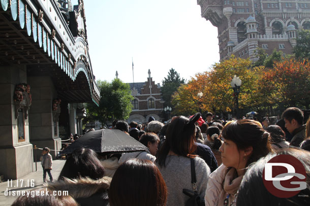 After 15 minutes or so as the queue grew they opened a new portion and had us move.