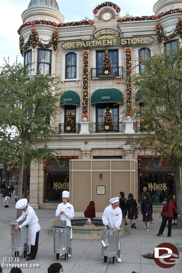 Kitchen Beat performing in front of McDucks.