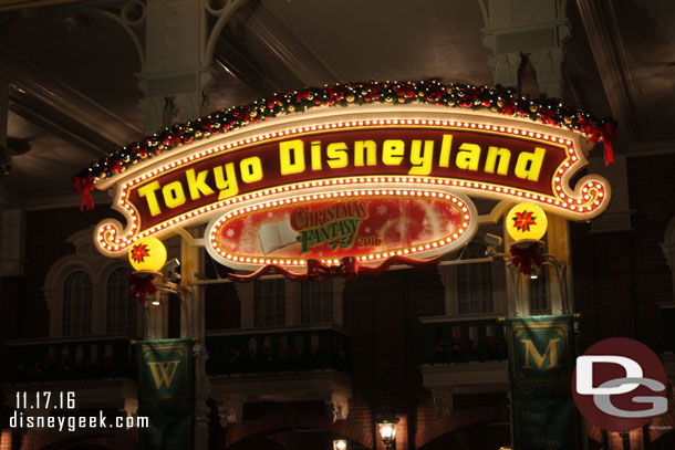 A final look at the entrance marquee as I bid farewell to Tokyo Disneyland.