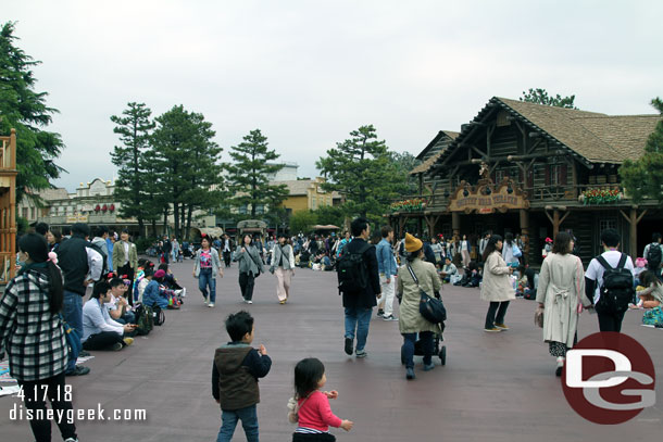 It was 10am and guests were lining the parade route for the 11:05am parade.