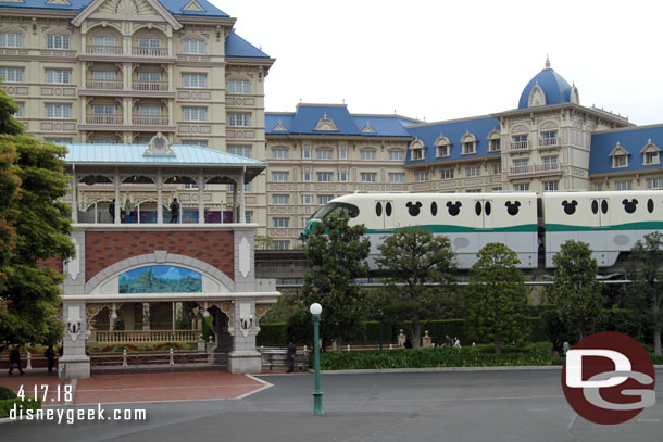 A Resort Liner arriving at the Disneyland Station.