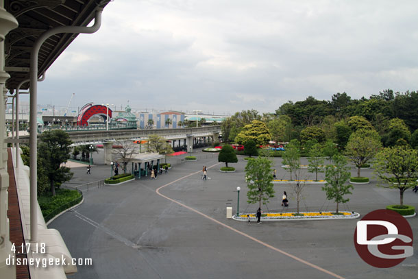 A look from the Disneyland Station of the Resort Line.