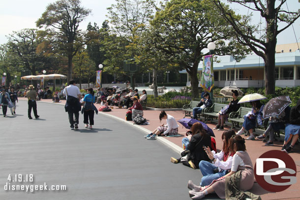 Guests already claiming spots for the 11:05 Dreaming Up! Parade, it was 9:30am.