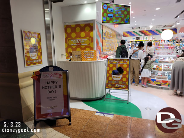 The candy store is celebrating Mother's day
