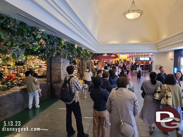 11:00am - The line for the Rain Forest Cafe