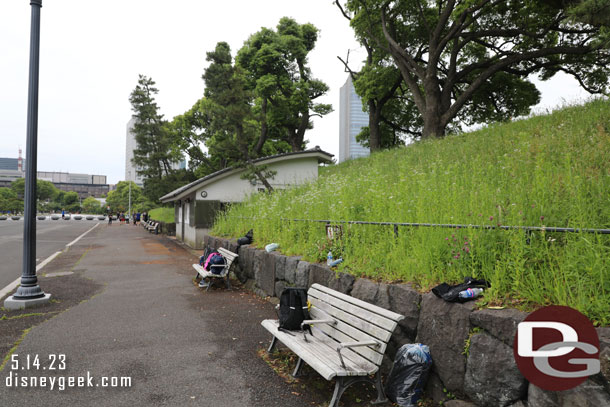 I found this interesting. The joggers felt comfortable leaving their bags, drinks, etc..  on benches and the wall and then would set off for a lap which would take them well out of sight.