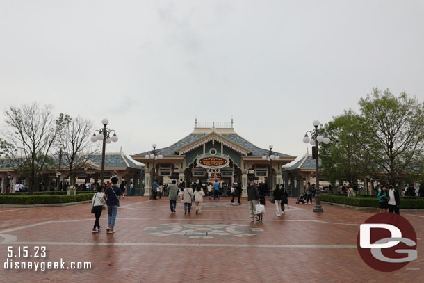 8:56am - Through security and heading to the Tokyo Disneyland entrance.