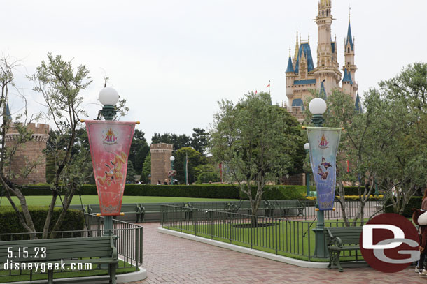 40th Anniversary banners in the central plaza