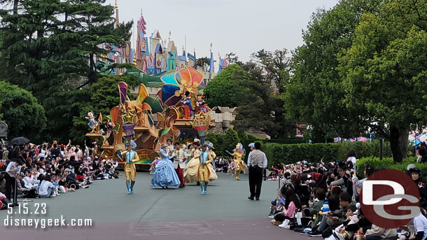 A trio of princesses lead the finale float