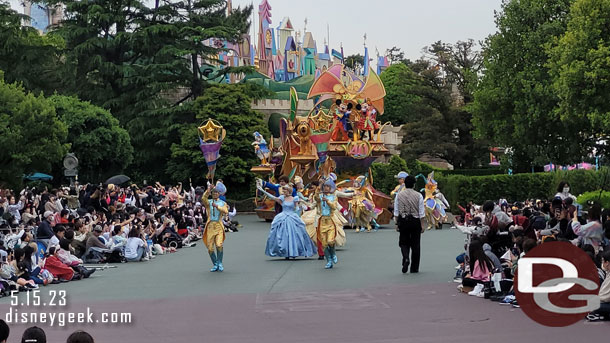 Cinderella, Belle and Jasmine with their princes