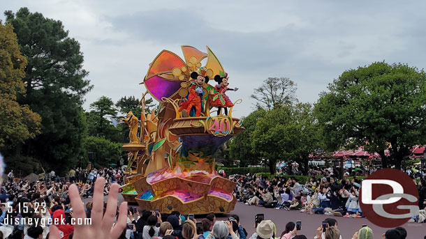 Mickey and Minnie on the front of the float with Goofy, Chip, Dale, Daisy and Donald onboard.