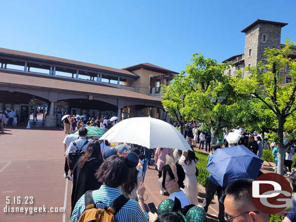 8:43am - In line for Tokyo DisneySea