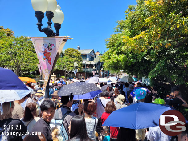 10:59am - Decided to get in line for the 11:30am Big Band Beat. The first show is stand by only.