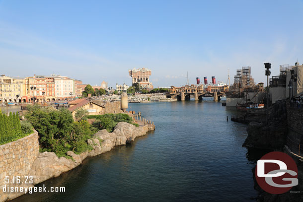 Looking toward the American Waterfront