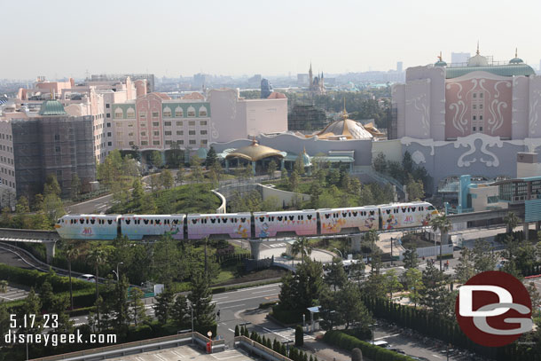 The 40th Anniversary Disney Resort Liner