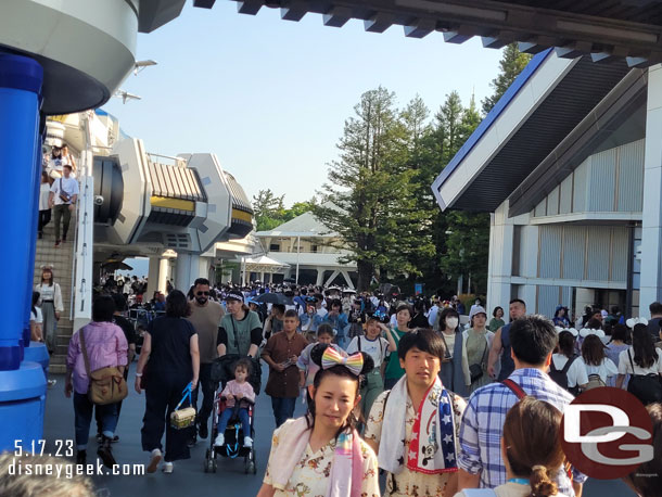 Tomorrowland had a good size crowd, think the 3:35pm Club Mouse Beat show just let out.