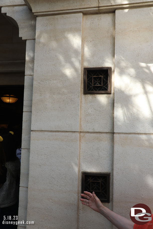 These vents were pumping out a high stream of cold air.